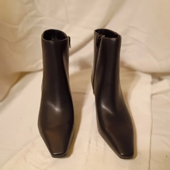 INC International Concepts Sleek Black Ankle Boots - Picture 1 of 5